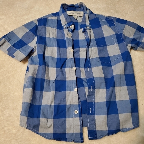 TWO boys button ups - Picture 4 of 9
